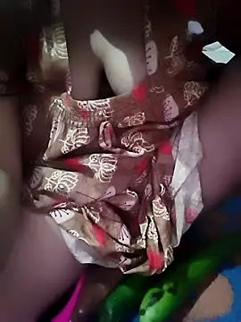 pihu32824 online show from 04/15/26, 09:04