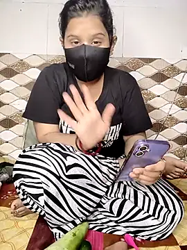 pihu32824 online show from 02/19/26, 07:55