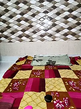 pihu32824 online show from 03/10/26, 07:40