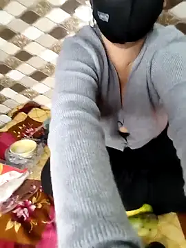 pihu32824 online show from 12/20/25, 08:12