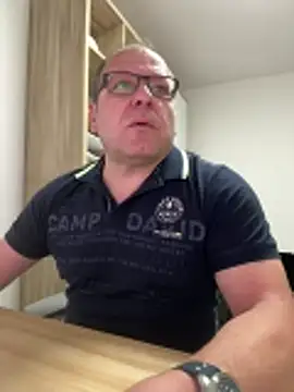 Snapshot of coupleLatinaLovers chatting on 04/13/26, 05:00 coupleLatinaLovers online show from 04/13/26, 05:00