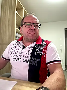 Snapshot of coupleLatinaLovers chatting on 12/03/25, 06:14 coupleLatinaLovers online show from 12/03/25, 06:14