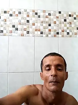 Snapshot of morenogato100 chatting on 11/11/25, 02:12 morenogato100 online show from 11/11/25, 02:12