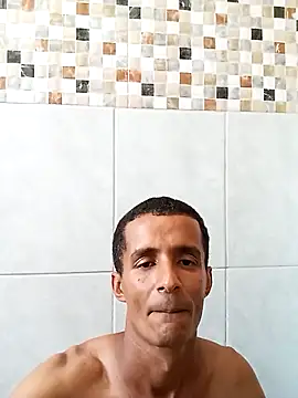 Snapshot of morenogato100 chatting on 09/20/25, 03:17 morenogato100 online show from 09/20/25, 03:17