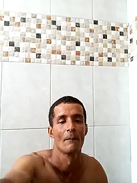 Snapshot of morenogato100 chatting on 10/25/25, 01:56 morenogato100 online show from 10/25/25, 01:56