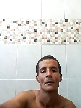 Snapshot of morenogato100 chatting on 04/07/26, 10:06 morenogato100 online show from 04/07/26, 10:06