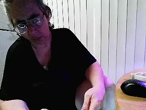 Snapshot of GraceHenderson chatting on 03/14/25, 10:38 GraceHenderson online show from 03/14/25, 10:38