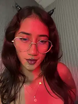 Snapshot of KaitlynLoveCam chatting on 05/07/26, 10:35 KaitlynLoveCam online show from 05/07/26, 10:35