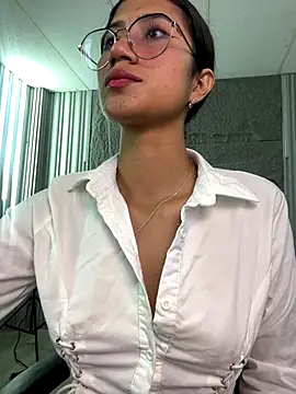 KaitlynLoveCam online show from 11/07/25, 10:13