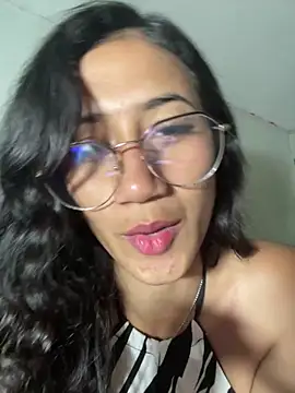 KaitlynLoveCam online show from 11/03/25, 10:24