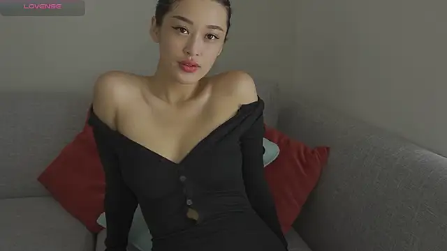 yumisunn online show from 12/19/25, 03:43