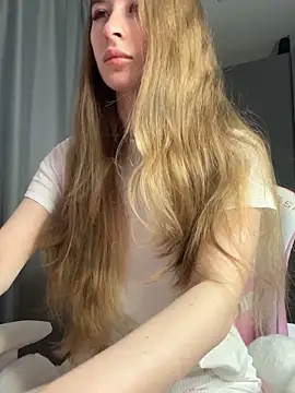 your girl next door online show from 02/04/25, 01:48