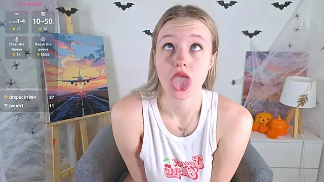 MaydaFoulk online show from 10/25/25, 01:05