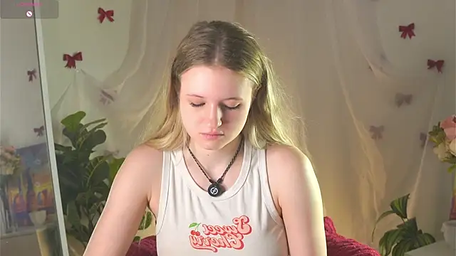 MaydaFoulk online show from 05/27/26, 01:26