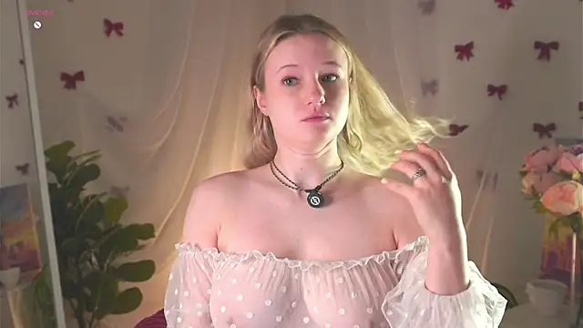 MaydaFoulk online show from 04/22/26, 01:12