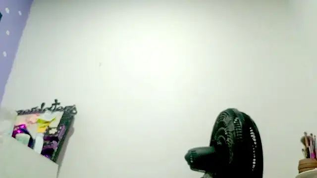 PetiteIvoryQueen19 online show from 03/24/26, 02:00