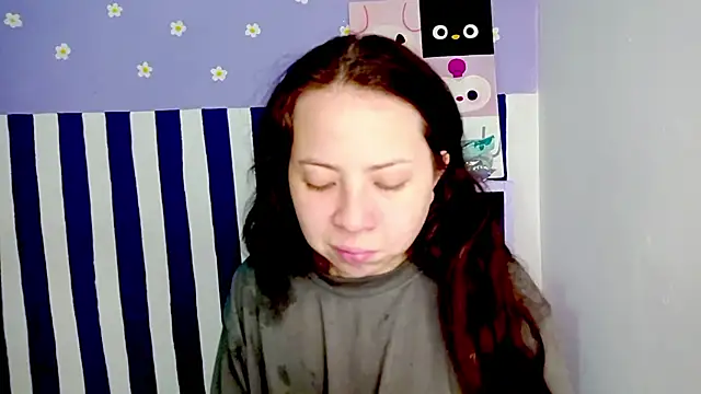 PetiteIvoryQueen19 online show from 04/24/26, 04:47