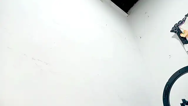 PetiteIvoryQueen19 online show from 11/27/25, 03:18