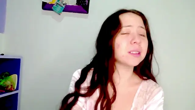 PetiteIvoryQueen19 online show from 05/07/26, 05:01