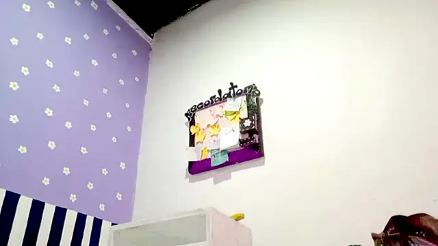 PetiteIvoryQueen19 online show from 03/05/26, 05:20