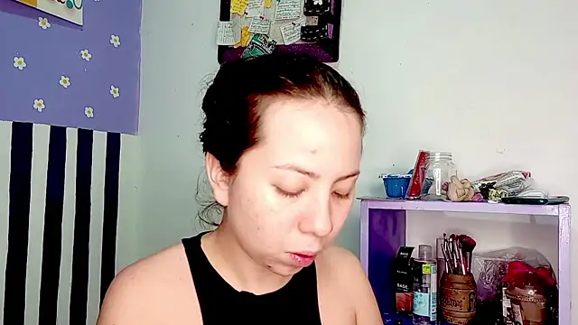 PetiteIvoryQueen19 online show from 05/22/26, 05:16