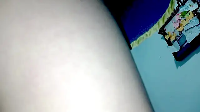 PetiteIvoryQueen19 online show from 11/13/25, 03:32