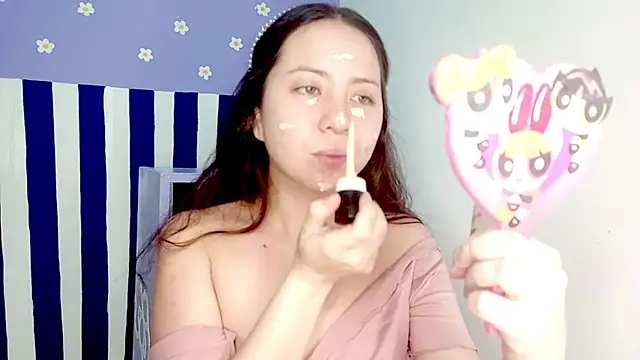 PetiteIvoryQueen19 online show from 04/04/26, 01:34