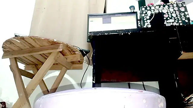 PetiteIvoryQueen19 online show from 03/19/26, 01:27