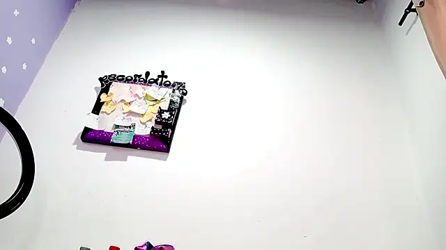 PetiteIvoryQueen19 online show from 02/21/26, 03:25