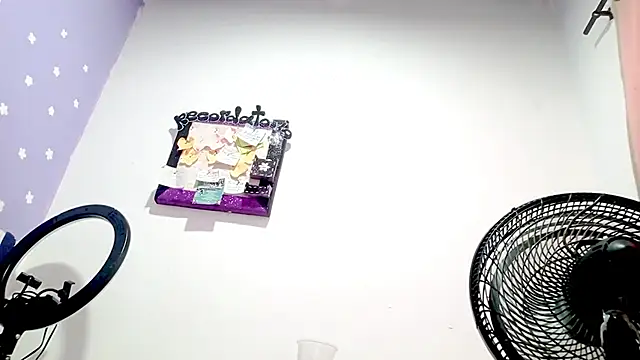 PetiteIvoryQueen19 online show from 02/25/26, 05:57