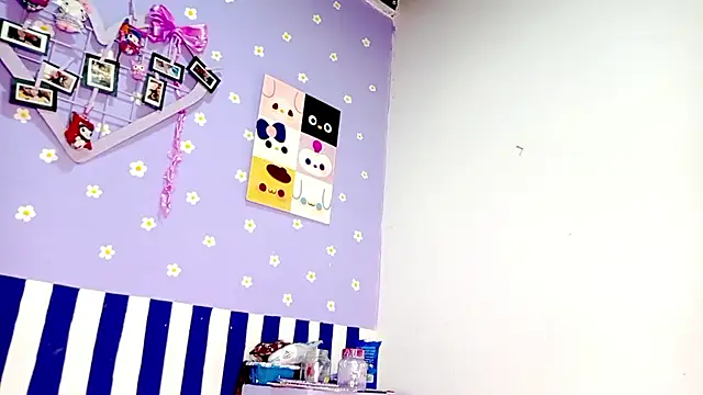 PetiteIvoryQueen19 online show from 06/01/26, 12:22