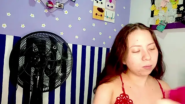 PetiteIvoryQueen19 online show from 05/26/26, 05:16