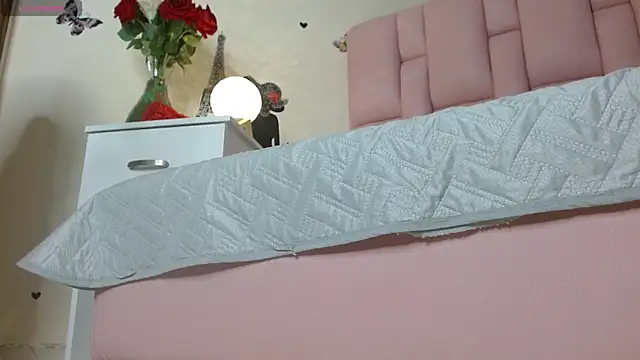 isabela ferrer  online show from 12/03/25, 01:21