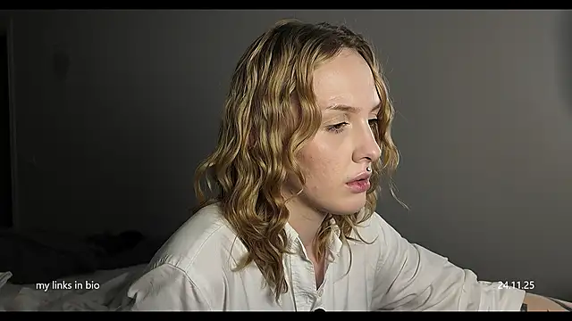 vinylstore online show from 11/24/25, 06:30