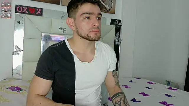 Snapshot of Sexy_Alejandro_ chatting on 02/24/25, 11:21 Sexy Alejandro online show from 02/24/25, 11:21