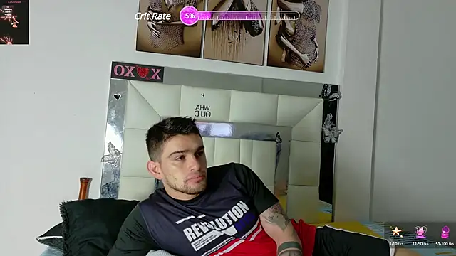 Snapshot of Sexy_Alejandro_ chatting on 02/14/25, 11:42 Sexy Alejandro online show from 02/14/25, 11:42