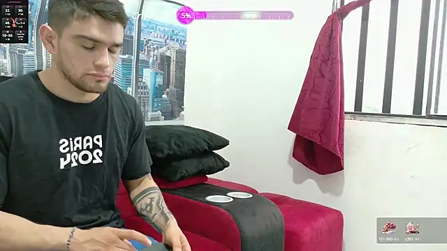 Snapshot of Sexy_Alejandro_ chatting on 03/20/25, 11:38 Sexy Alejandro online show from 03/20/25, 11:38