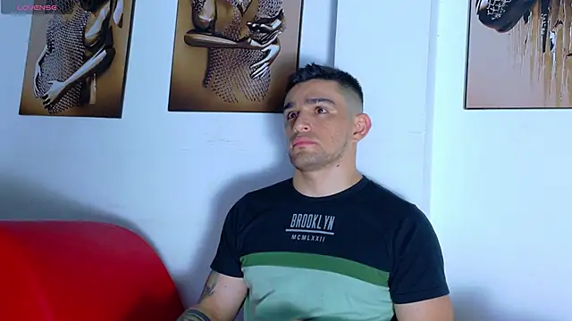 Sexy Alejandro  online show from 04/05/26, 01:56