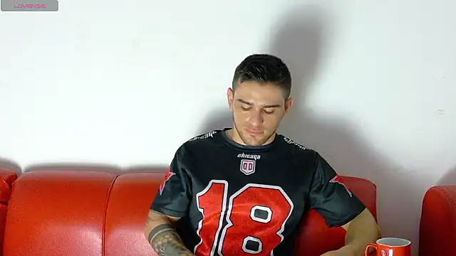 Sexy Alejandro  online show from 02/07/26, 12:13