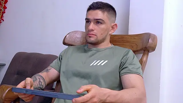 Sexy Alejandro  online show from 02/26/26, 01:00