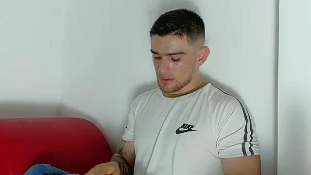 Sexy Alejandro  online show from 05/19/26, 06:37
