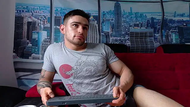 Snapshot of Sexy_Alejandro_ chatting on 03/17/25, 12:35 Sexy Alejandro online show from 03/17/25, 12:35
