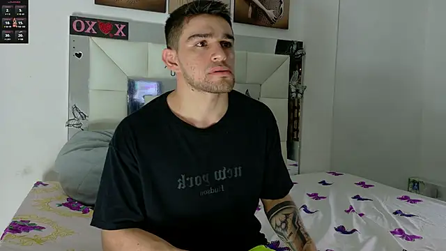 Snapshot of Sexy_Alejandro_ chatting on 02/26/25, 02:27 Sexy Alejandro online show from 02/26/25, 02:27
