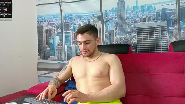 Snapshot of Sexy_Alejandro_ chatting on 03/21/25, 02:18 Sexy Alejandro online show from 03/21/25, 02:18