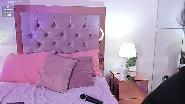 melanie hills online show from 09/11/25, 11:43