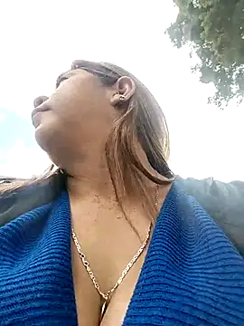 Laura-Hernandez online show from 10/01/25, 03:27