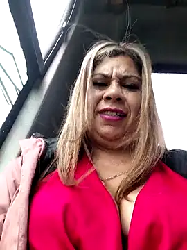 Laura-Hernandez online show from 11/26/25, 03:12