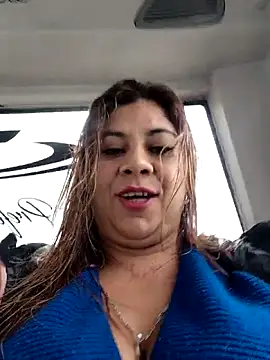 Laura-Hernandez online show from 12/04/25, 03:22