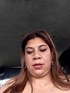 Snapshot of Laura-Hernandez chatting on 02/25/26, 07:36 Laura-Hernandez online show from 02/25/26, 07:36