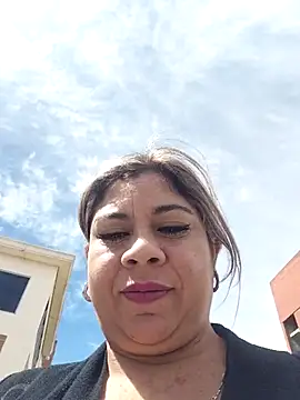 Laura-Hernandez online show from 11/27/25, 02:50